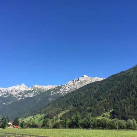 Apartment In The Stubai Valley With A Balcony ノイシュティフト・イム・シュトゥーバイタール エクステリア 写真