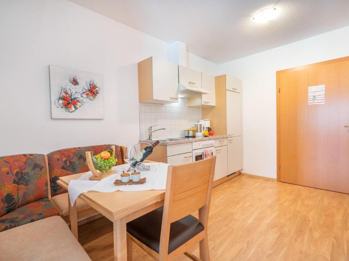 Apartment In The Stubai Valley With A Balcony ノイシュティフト・イム・シュトゥーバイタール エクステリア 写真
