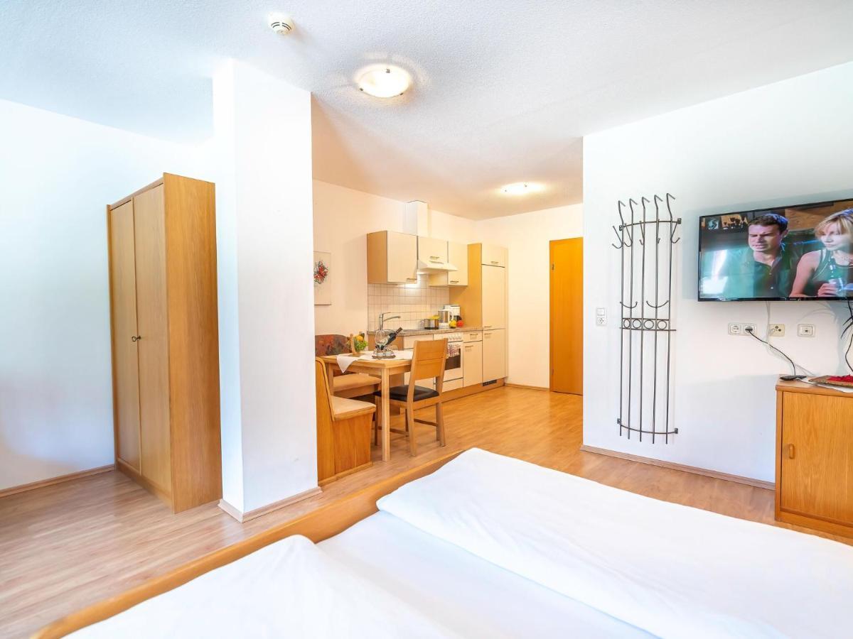 Apartment In The Stubai Valley With A Balcony ノイシュティフト・イム・シュトゥーバイタール エクステリア 写真